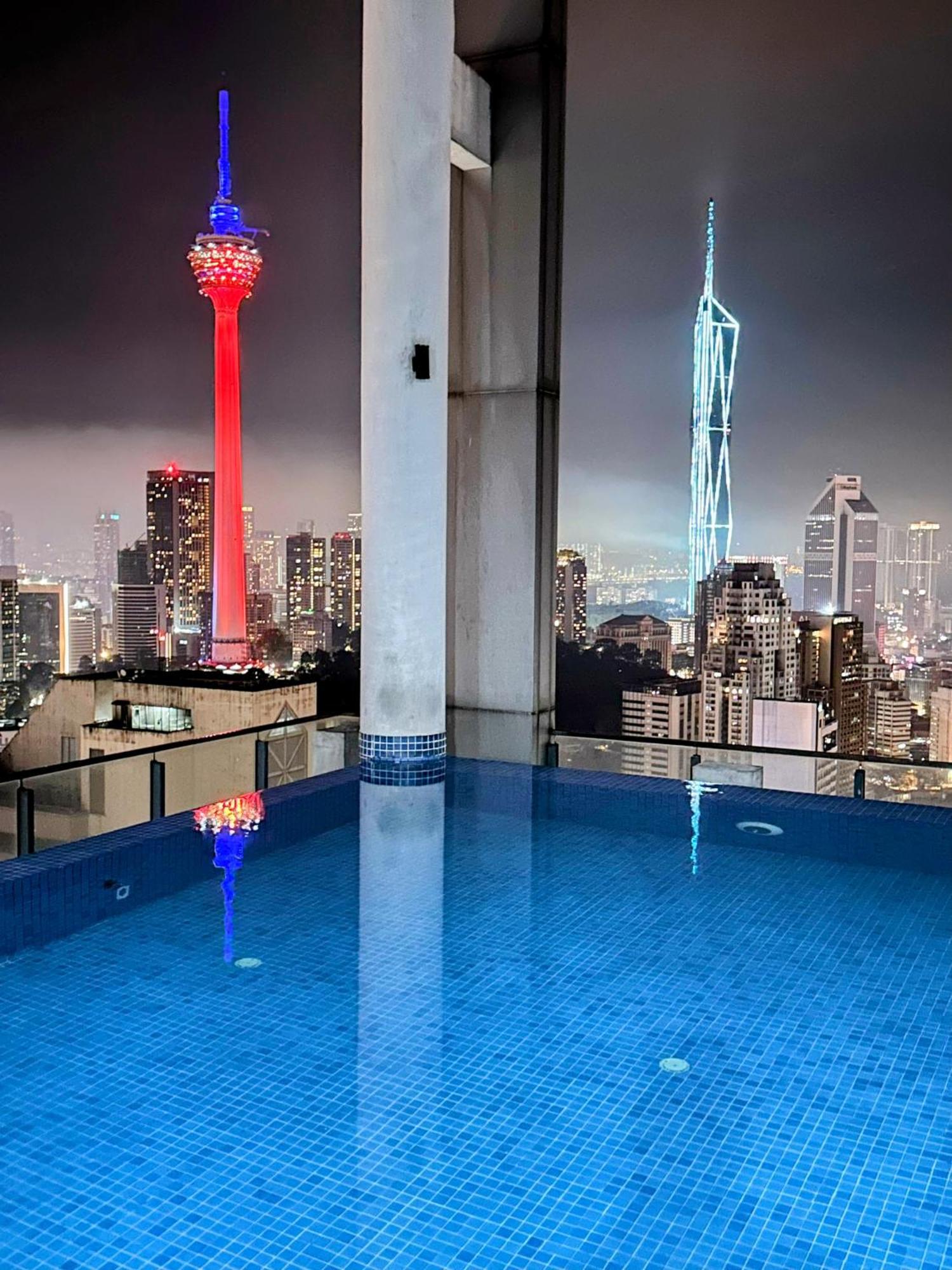 Pangsapuri The Luxe Infinitum Klcc Skyline Swimming Pool