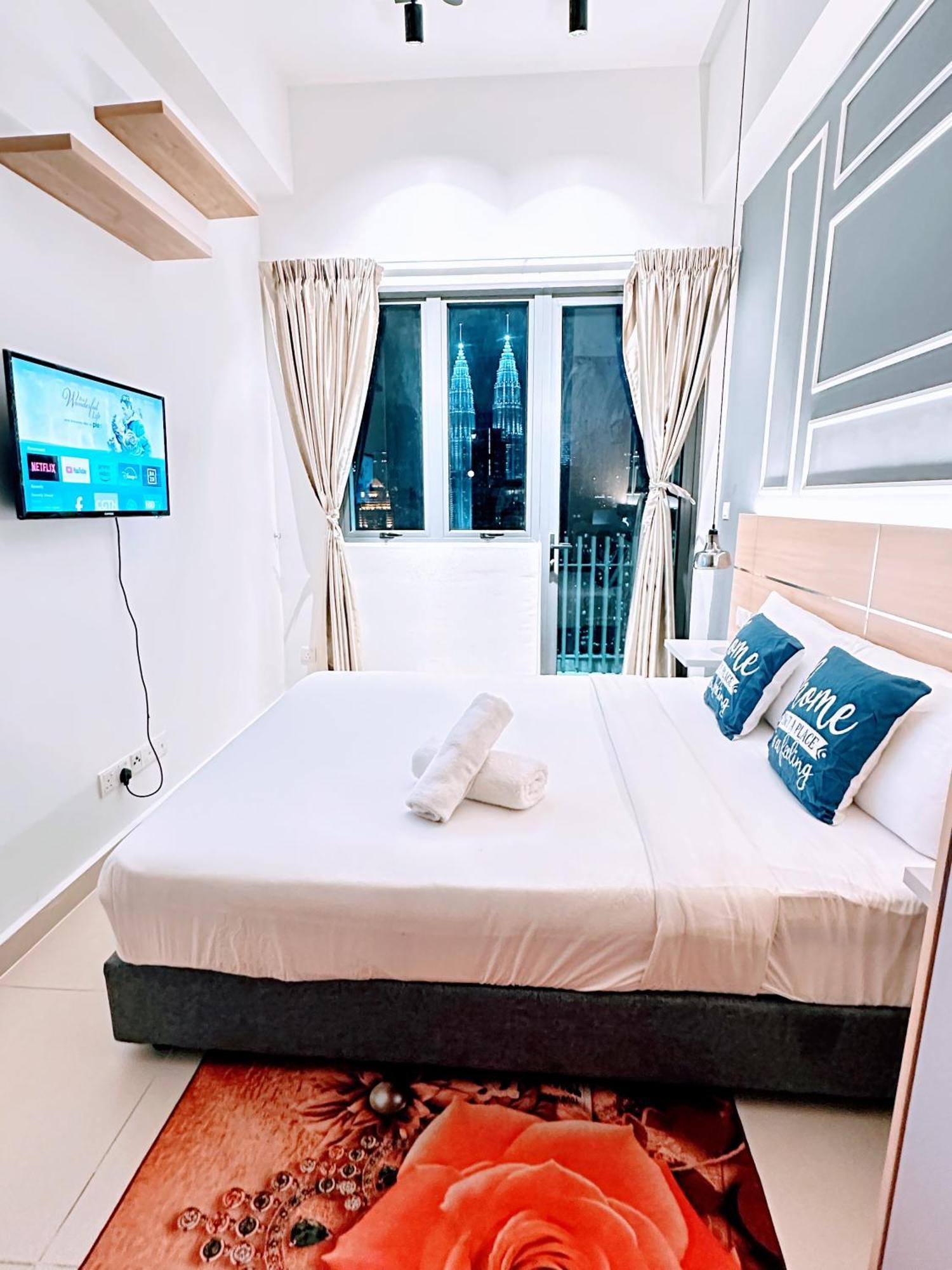 Pangsapuri The Luxe Infinitum Klcc Skyline Swimming Pool *