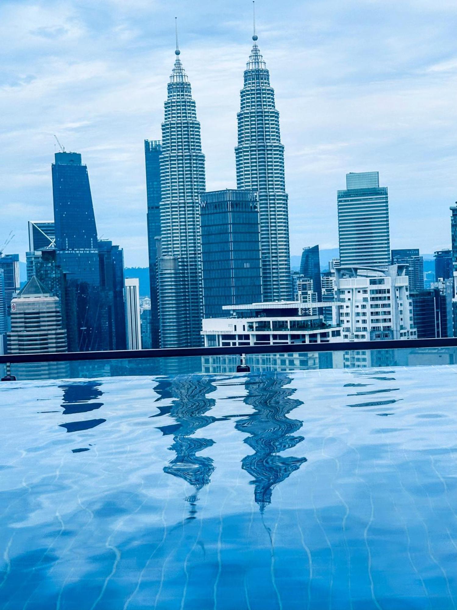 Pangsapuri The Luxe Infinitum Klcc Skyline Swimming Pool